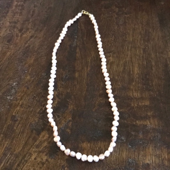 Jewelry - Light pink fresh water pearl necklace 💕